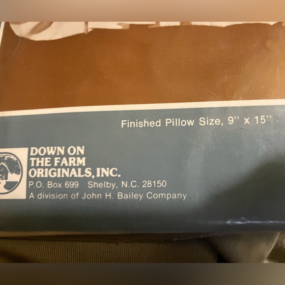 Candlewicking Kit for 9x15” pillow, WELCOME pattern, all directions & materials. - Picture 3 of 3